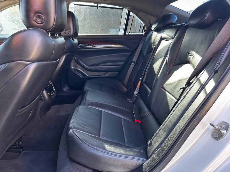 Cadillac CTS Sedan Vehicle Full-screen Gallery Image 10