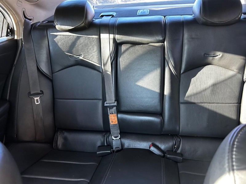 Cadillac CTS Sedan Vehicle Full-screen Gallery Image 11