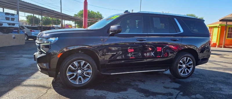 Chevrolet Tahoe Vehicle Full-screen Gallery Image 2