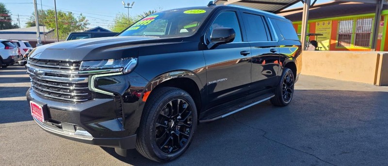 Chevrolet Suburban Vehicle Full-screen Gallery Image 2