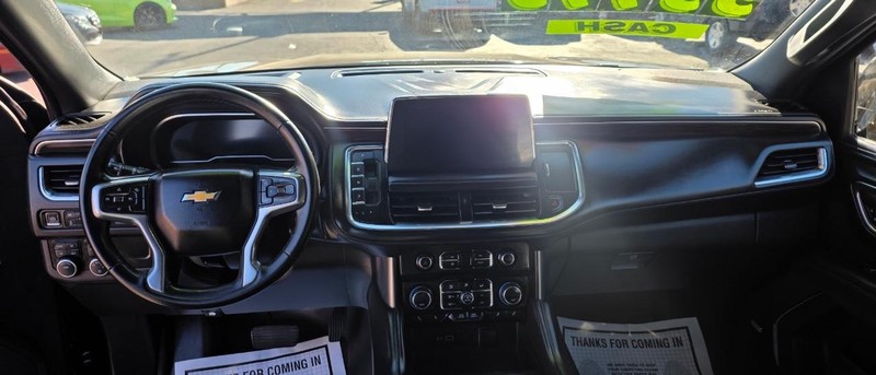 Chevrolet Suburban Vehicle Full-screen Gallery Image 7