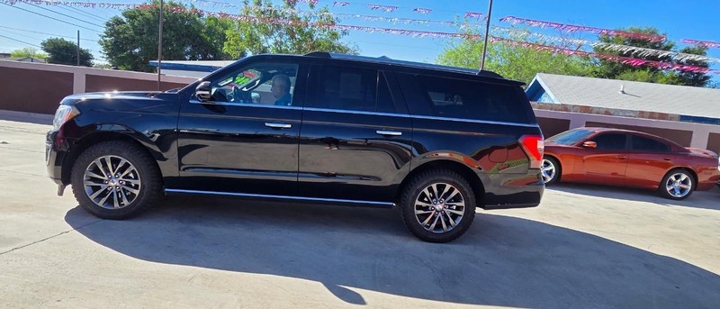 Ford Expedition Max Vehicle Full-screen Gallery Image 5