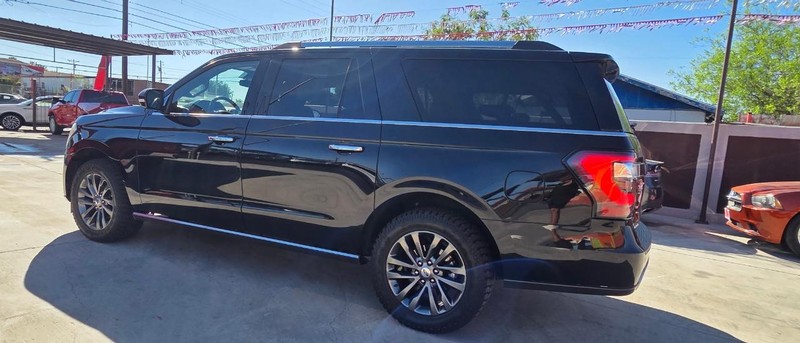 Ford Expedition Max Vehicle Full-screen Gallery Image 6