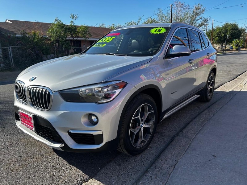 BMW X1 Vehicle Full-screen Gallery Image 2