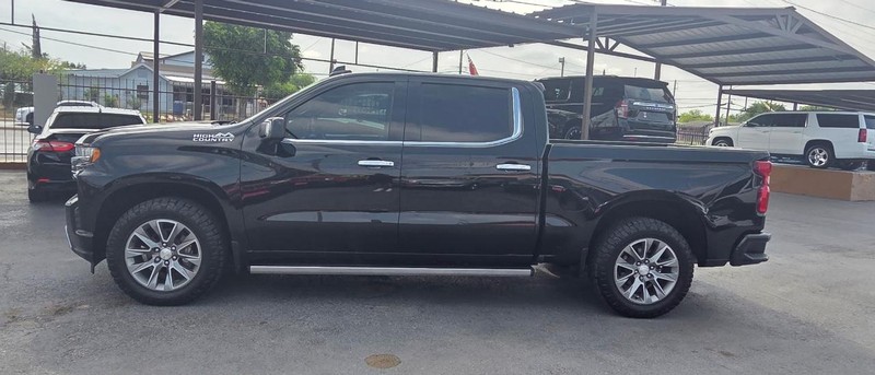 Chevrolet Silverado 1500 Vehicle Full-screen Gallery Image 3