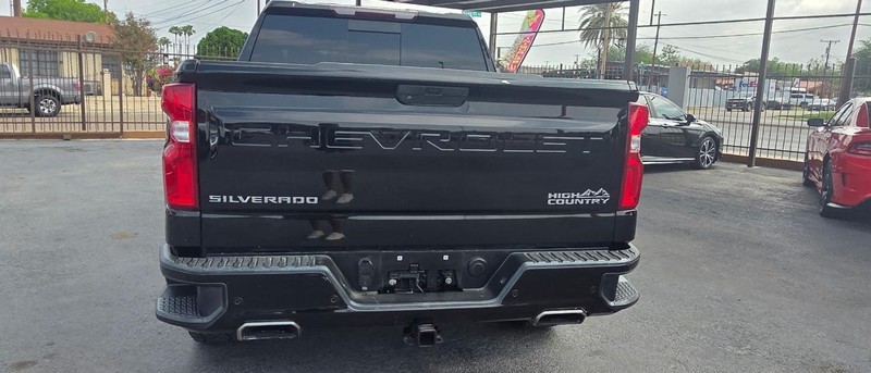 Chevrolet Silverado 1500 Vehicle Full-screen Gallery Image 5