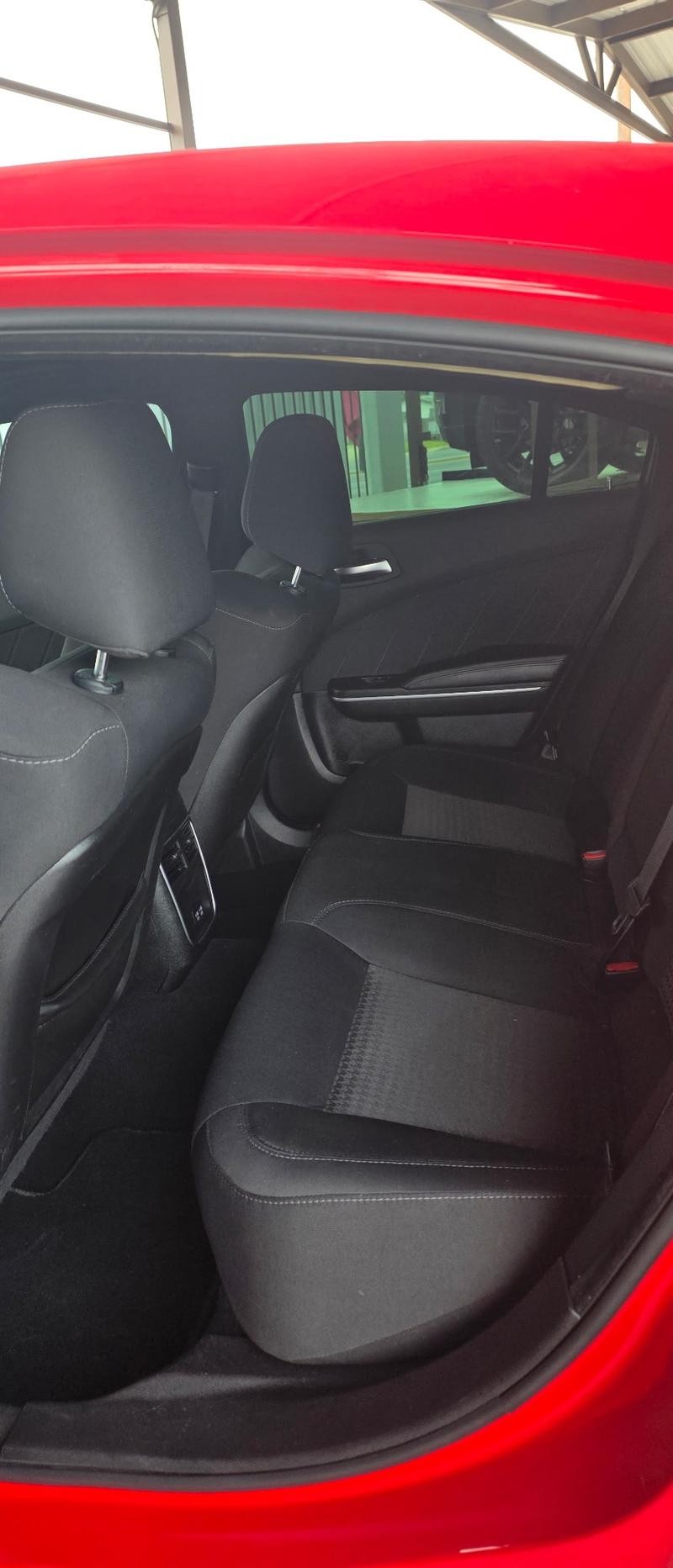 Dodge Charger Vehicle Full-screen Gallery Image 6