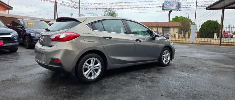 Chevrolet Cruze Vehicle Full-screen Gallery Image 3