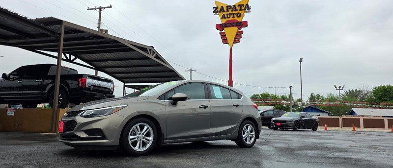 Chevrolet Cruze Vehicle Full-screen Gallery Image 4