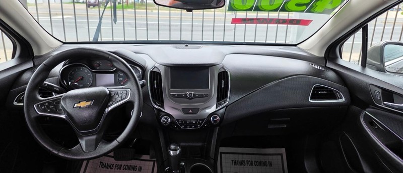 Chevrolet Cruze Vehicle Full-screen Gallery Image 6