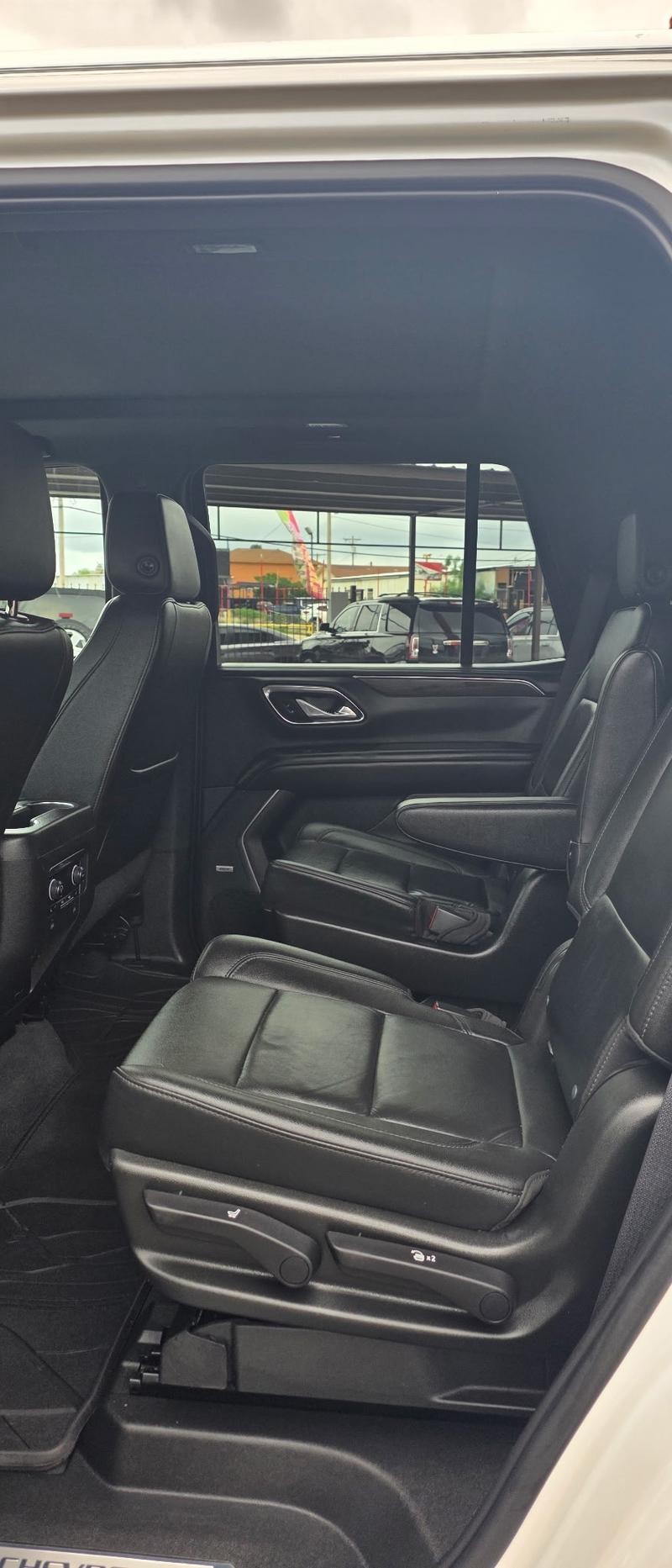 Chevrolet Tahoe Vehicle Full-screen Gallery Image 8