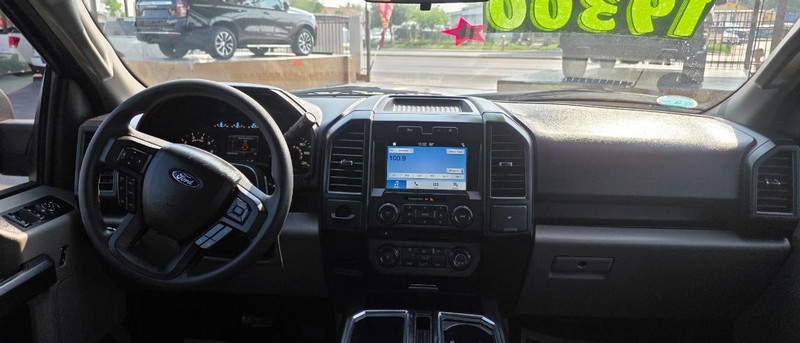 Ford F-150 Vehicle Full-screen Gallery Image 5