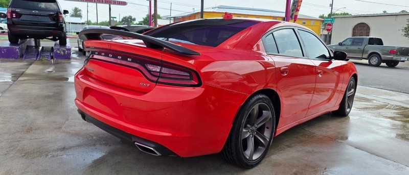 Dodge Charger Vehicle Full-screen Gallery Image 3