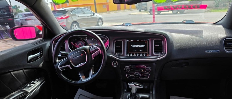Dodge Charger Vehicle Full-screen Gallery Image 4