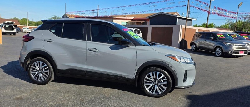 Nissan Kicks Vehicle Full-screen Gallery Image 5