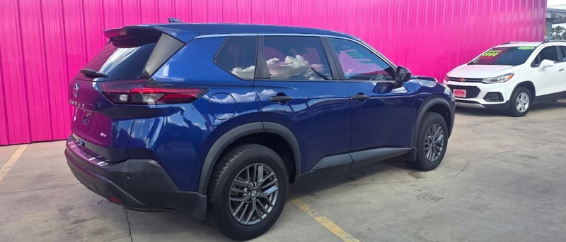 Nissan Rogue Vehicle Full-screen Gallery Image 5