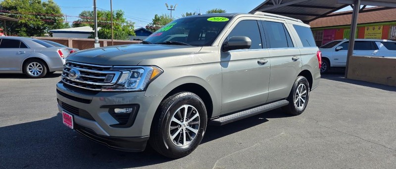 Ford Expedition Vehicle Full-screen Gallery Image 2
