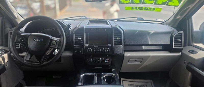 Ford F-150 Vehicle Full-screen Gallery Image 6