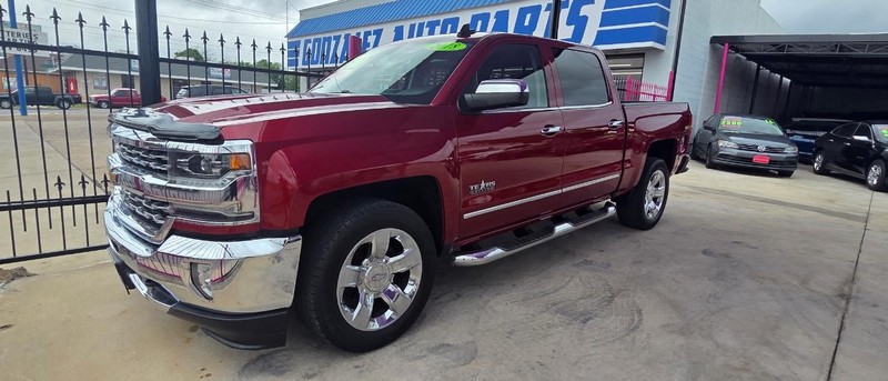 Chevrolet Silverado 1500 Vehicle Full-screen Gallery Image 3
