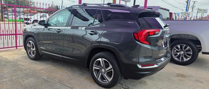 GMC Terrain Vehicle Full-screen Gallery Image 4