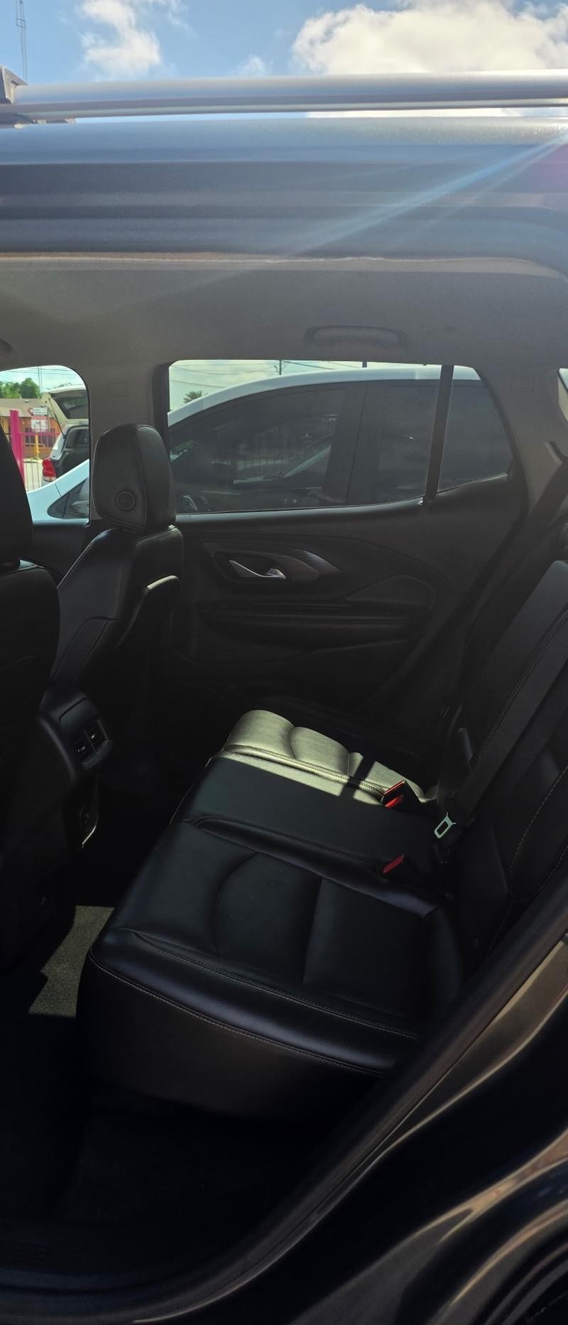 GMC Terrain Vehicle Full-screen Gallery Image 5