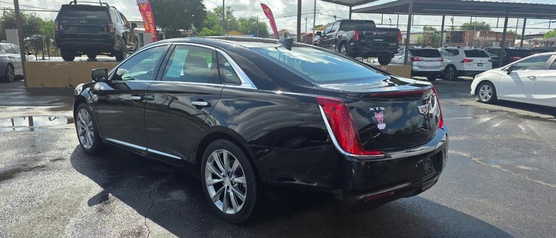 Cadillac XTS Vehicle Full-screen Gallery Image 3
