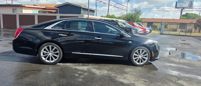 Cadillac XTS Vehicle Full-screen Gallery Image 4