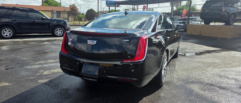 Cadillac XTS Vehicle Full-screen Gallery Image 5