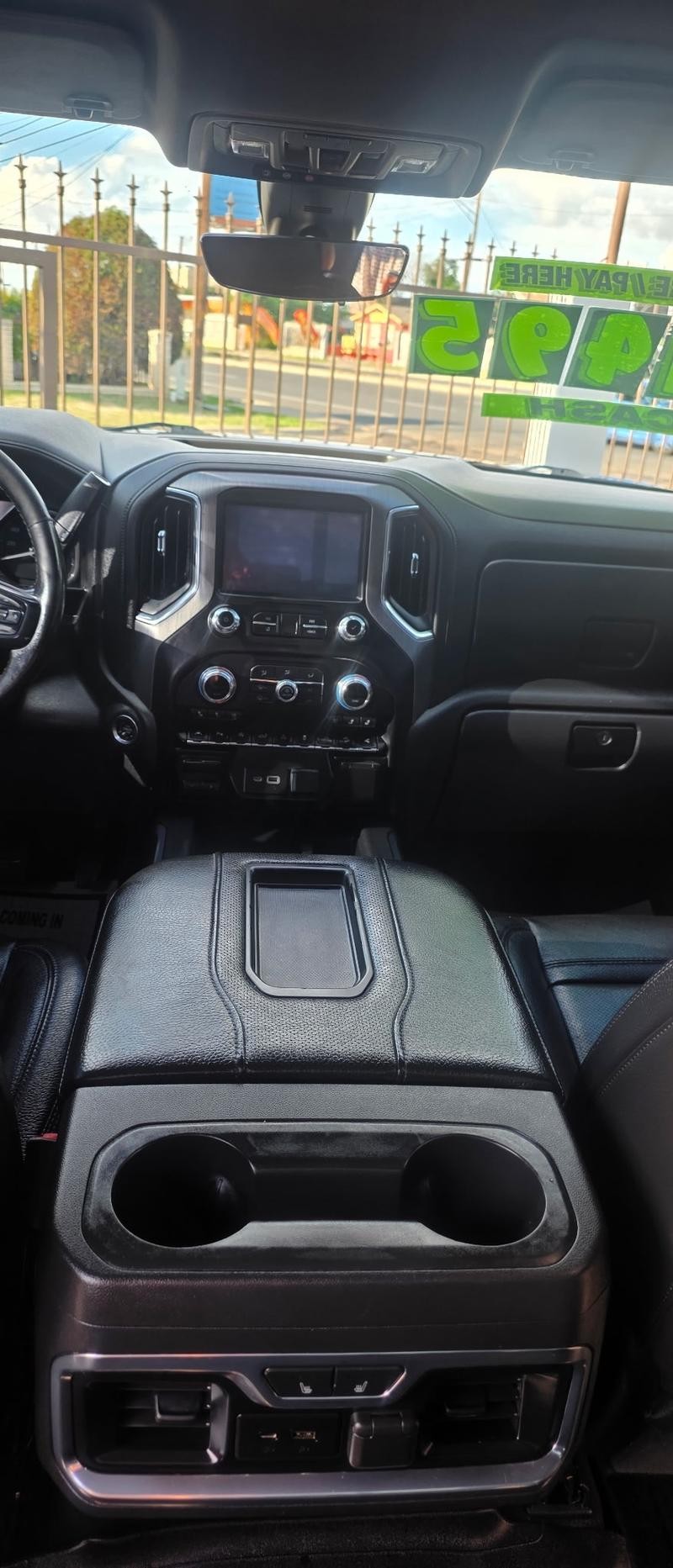 GMC Sierra 1500 Vehicle Full-screen Gallery Image 5