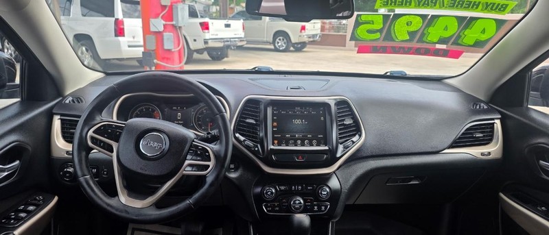 Jeep Cherokee Vehicle Full-screen Gallery Image 4