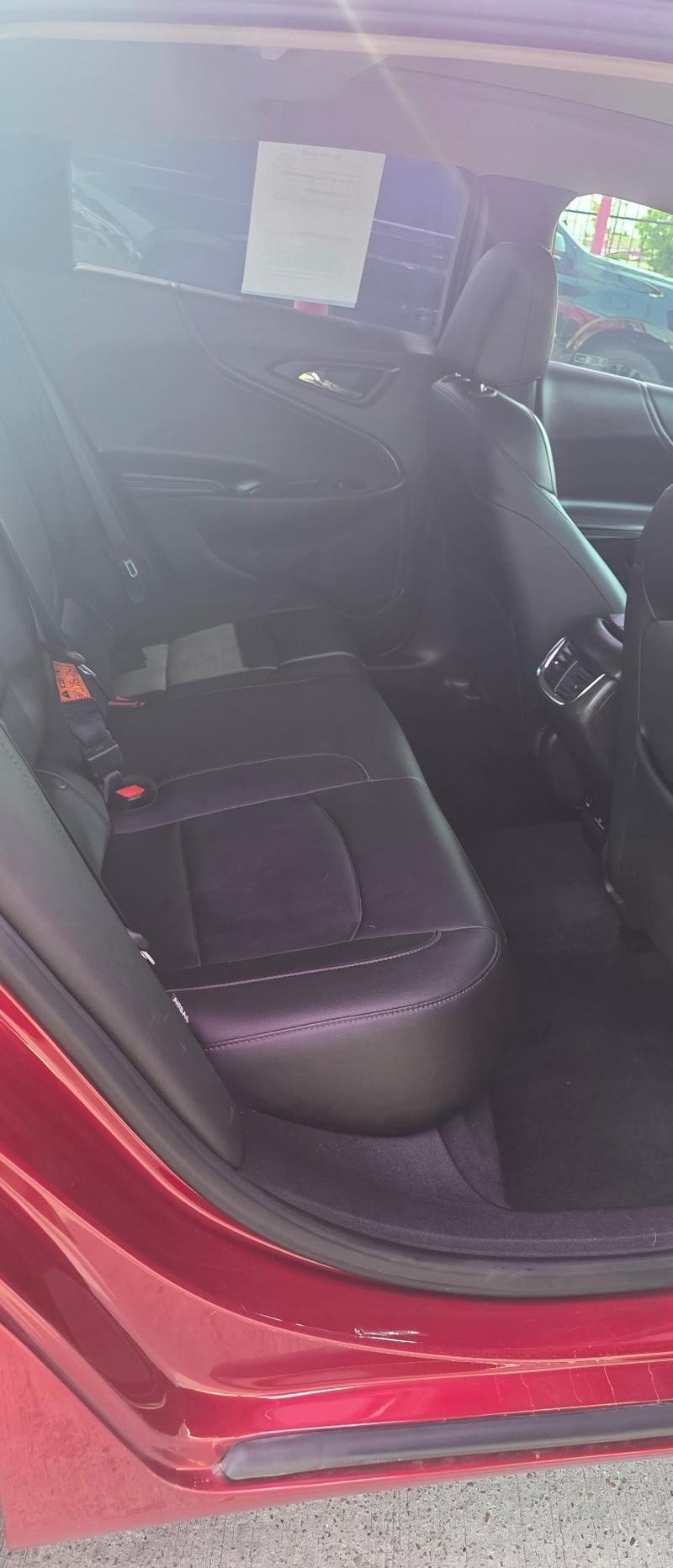 Chevrolet Malibu Vehicle Full-screen Gallery Image 4