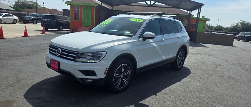 Volkswagen Tiguan Vehicle Full-screen Gallery Image 2