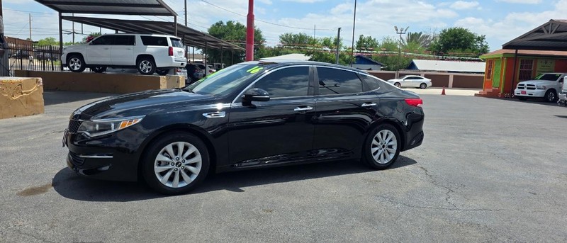 Kia Optima Vehicle Full-screen Gallery Image 2