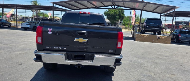 Chevrolet Silverado 1500 Vehicle Full-screen Gallery Image 5