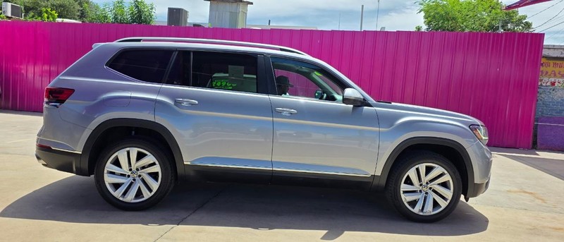 Volkswagen Atlas Vehicle Full-screen Gallery Image 2