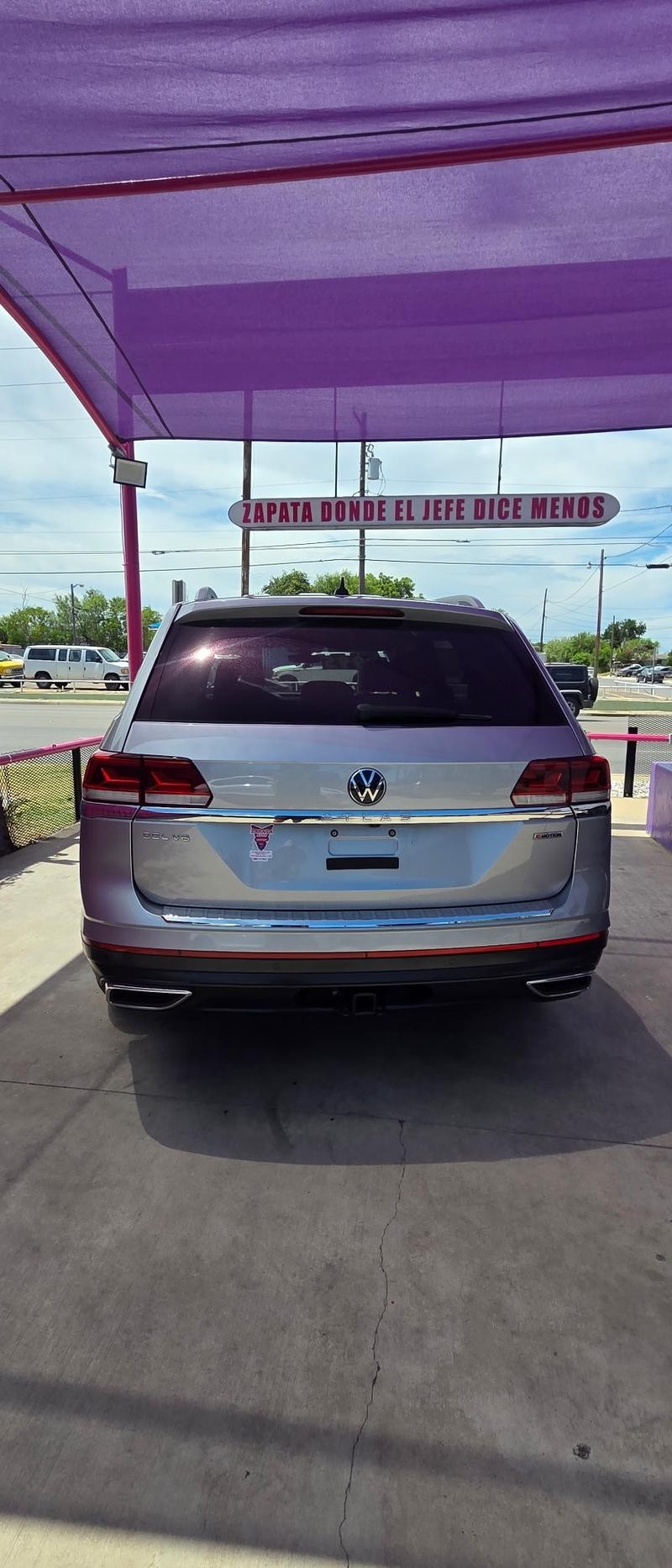 Volkswagen Atlas Vehicle Full-screen Gallery Image 5