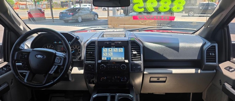 Ford F-150 Vehicle Full-screen Gallery Image 6