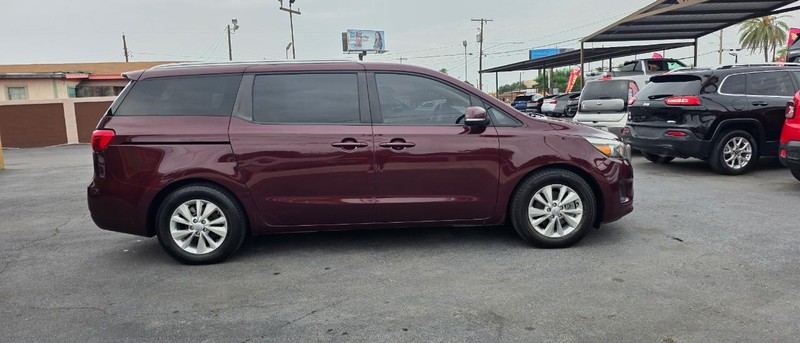 Kia Sedona Vehicle Full-screen Gallery Image 4