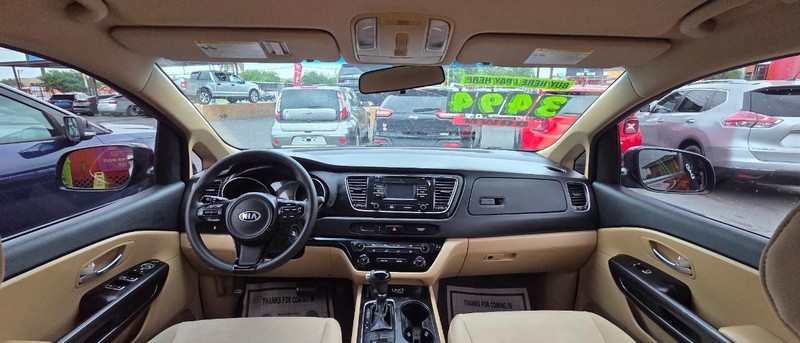 Kia Sedona Vehicle Full-screen Gallery Image 6