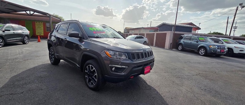 Jeep Compass Vehicle Full-screen Gallery Image 4