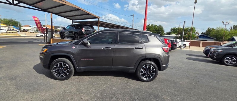 Jeep Compass Vehicle Full-screen Gallery Image 7