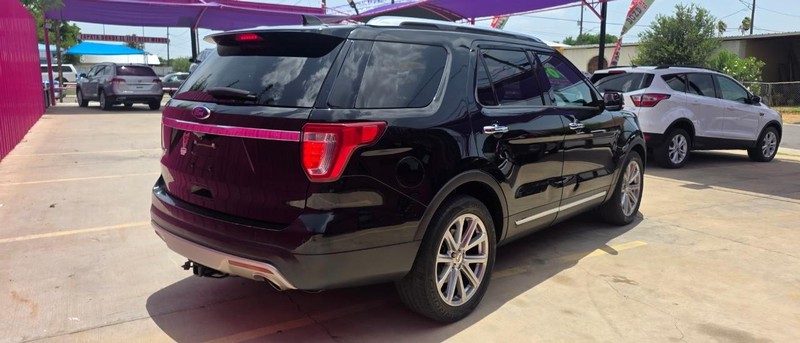 Ford Explorer Vehicle Full-screen Gallery Image 5