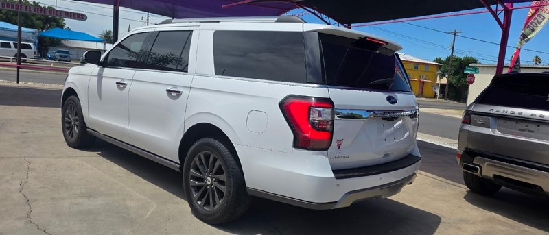 Ford Expedition Max Vehicle Full-screen Gallery Image 3