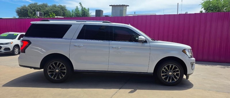 Ford Expedition Max Vehicle Full-screen Gallery Image 4