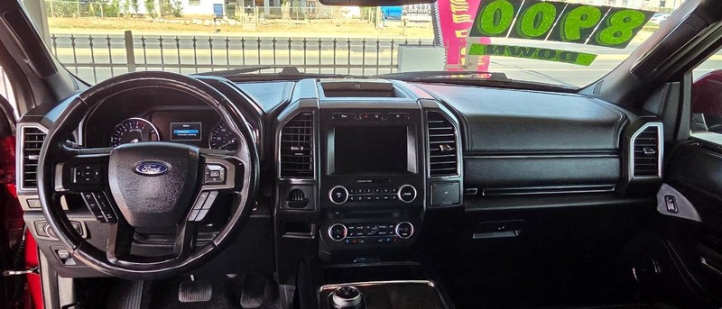 Ford Expedition Vehicle Full-screen Gallery Image 6