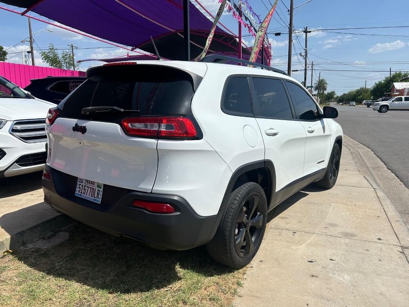 Jeep Cherokee Vehicle Full-screen Gallery Image 3