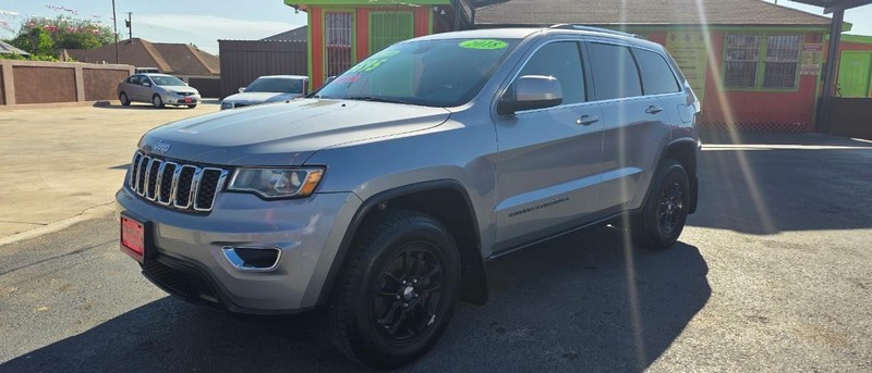 Jeep Grand Cherokee Vehicle Full-screen Gallery Image 2