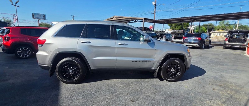 Jeep Grand Cherokee Vehicle Full-screen Gallery Image 3