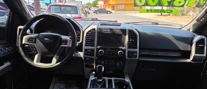 Ford F-150 Vehicle Full-screen Gallery Image 5