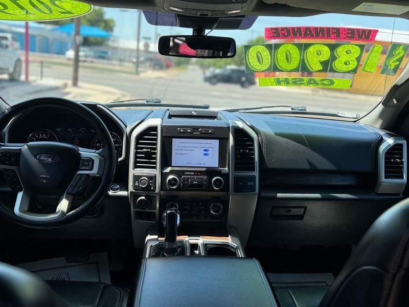 Ford F-150 Vehicle Full-screen Gallery Image 6